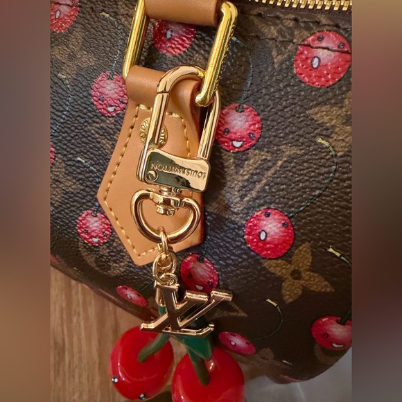 LV Cherries Bag Charm, Collection Edition, New - Picture 7 of 9